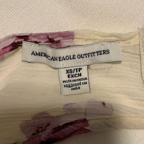 3 for $30! American Eagle floral romper. Size xs. - Picture 4 of 10